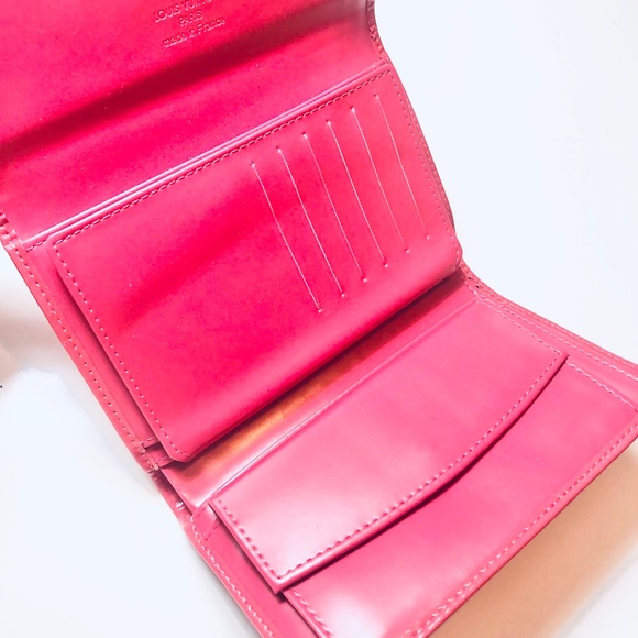 [NEW] Patent Leather Monogram Wallet - Picture 5 of 5